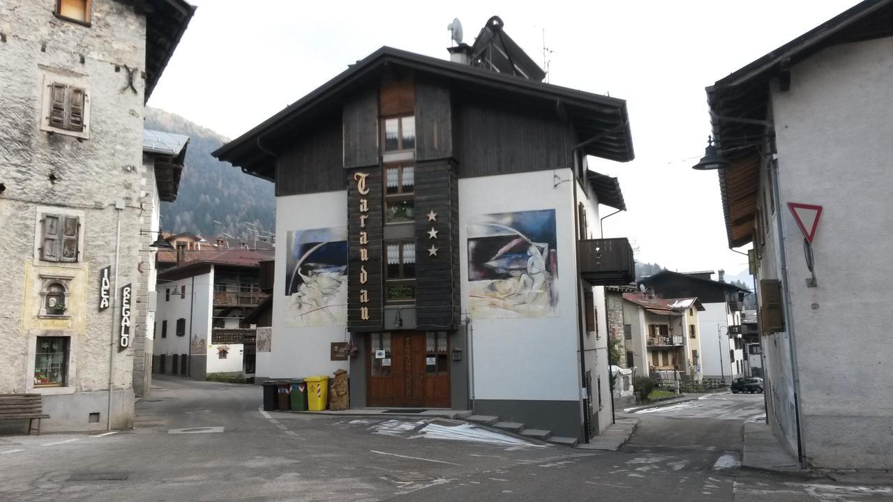 Albergo Meuble Tarandan Forni di Sopra Kültér fotó