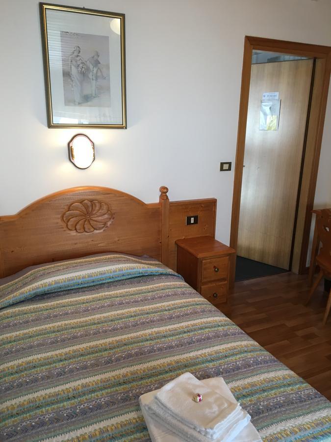 Albergo Meuble Tarandan Forni di Sopra Kültér fotó